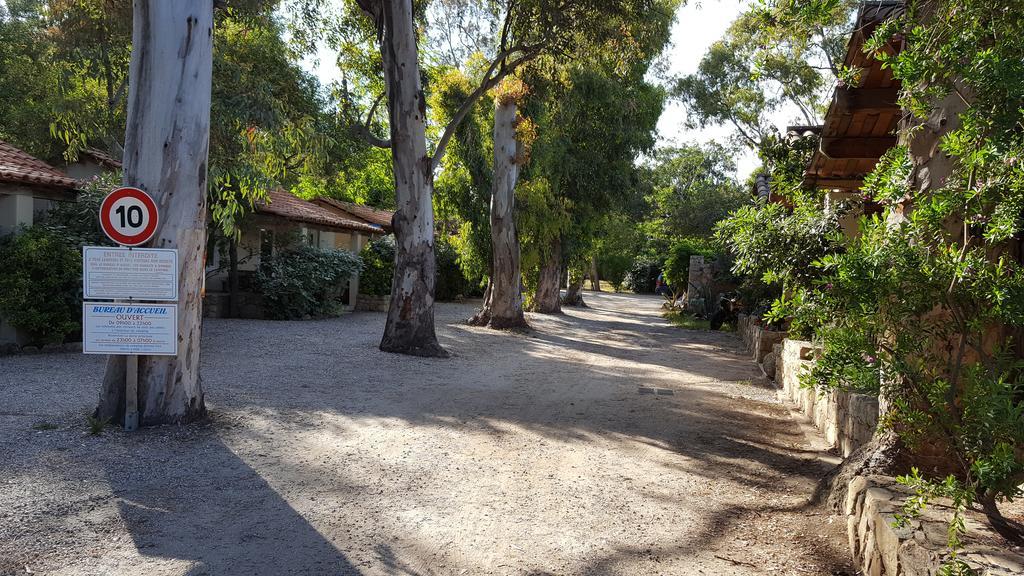קאלבי Camping La Cle Des Champs מראה חיצוני תמונה