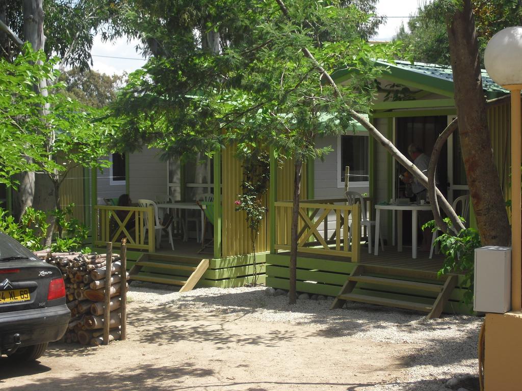 קאלבי Camping La Cle Des Champs מראה חיצוני תמונה